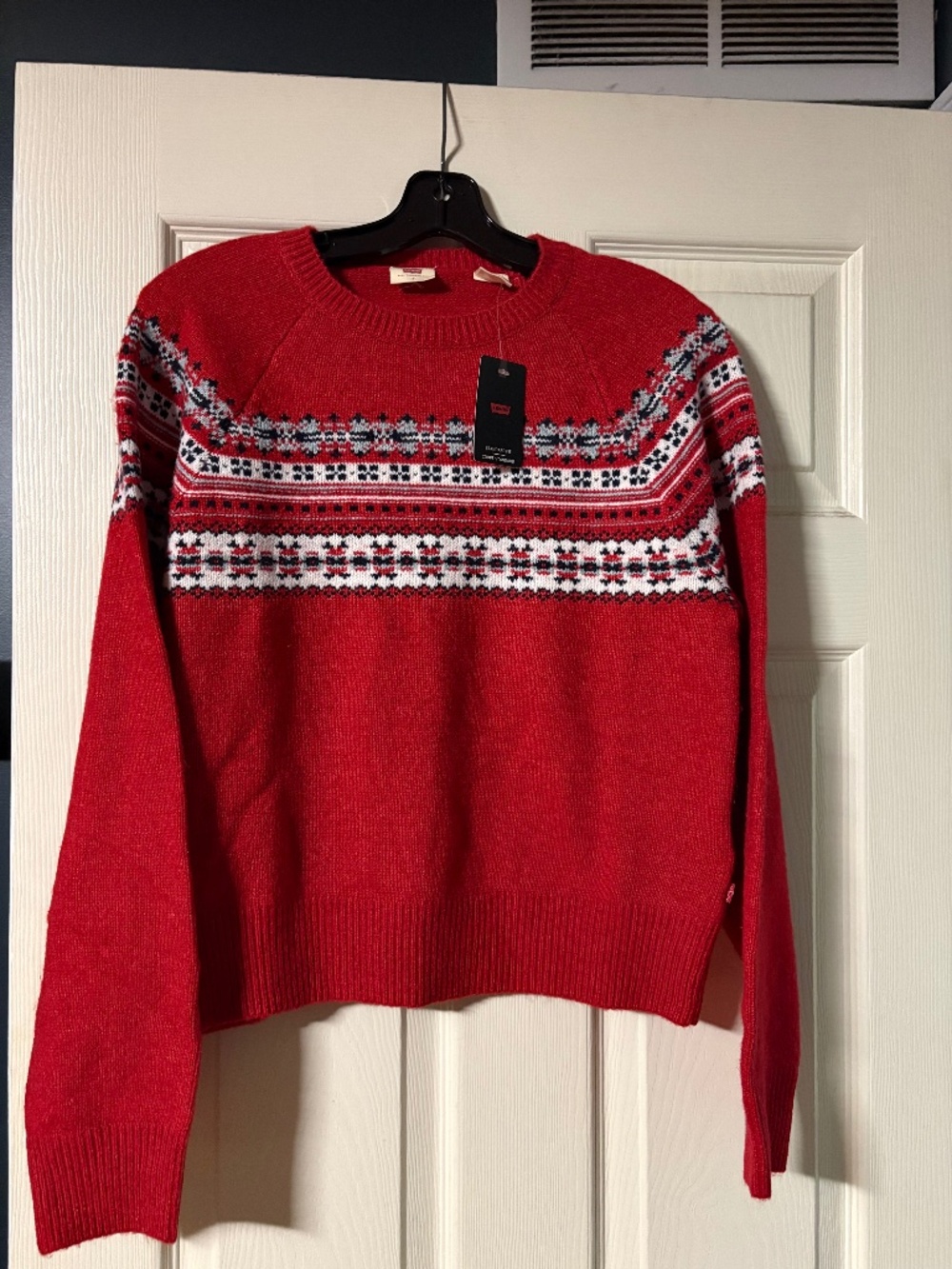NWT Leviโs sweater